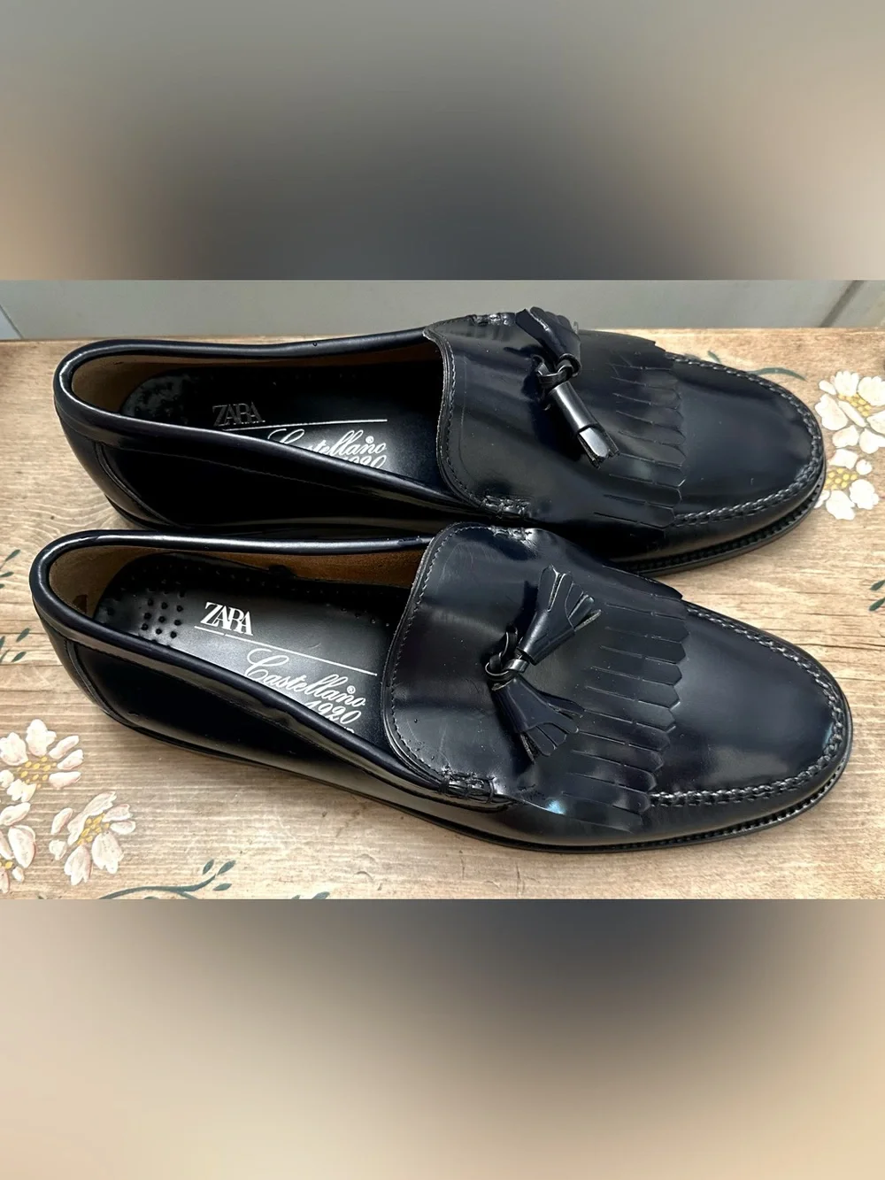Zara Men's Glossy Navy Tassel Kiltie Loafers
